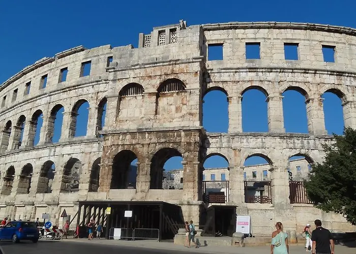 Apartament Yellow House