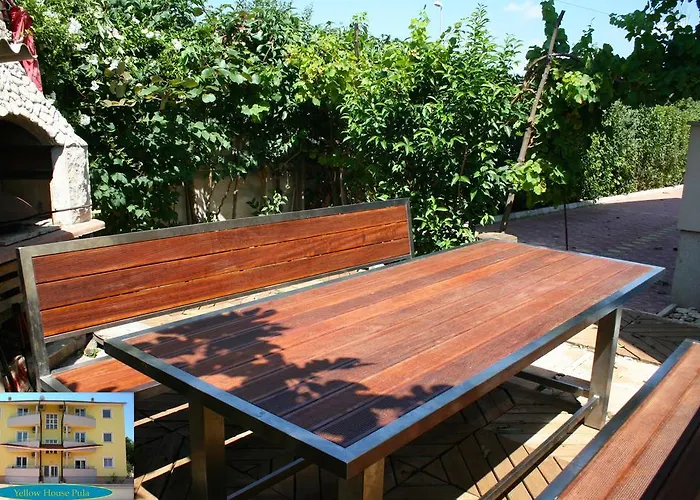 Apartament Yellow House