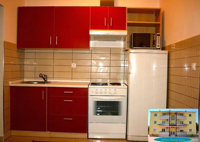 Apartament Yellow House