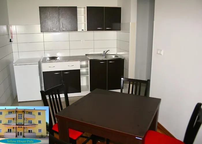 Yellow House Apartament Pula