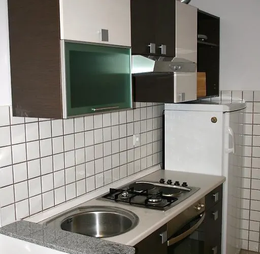 Apartament Yellow House *