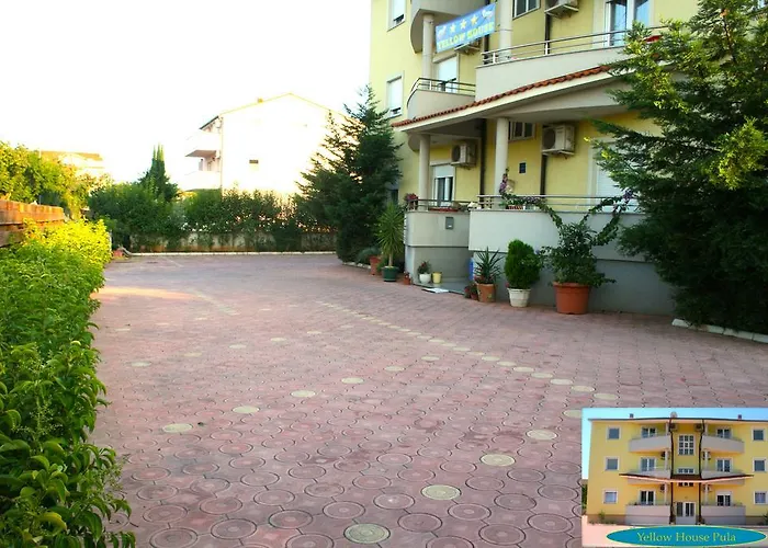 Apartament Yellow House