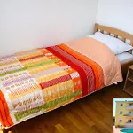 Yellow House * Pula