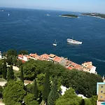 Apartment Yellow House Pula
