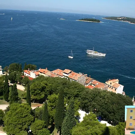 Lägenhet Yellow House Pula
